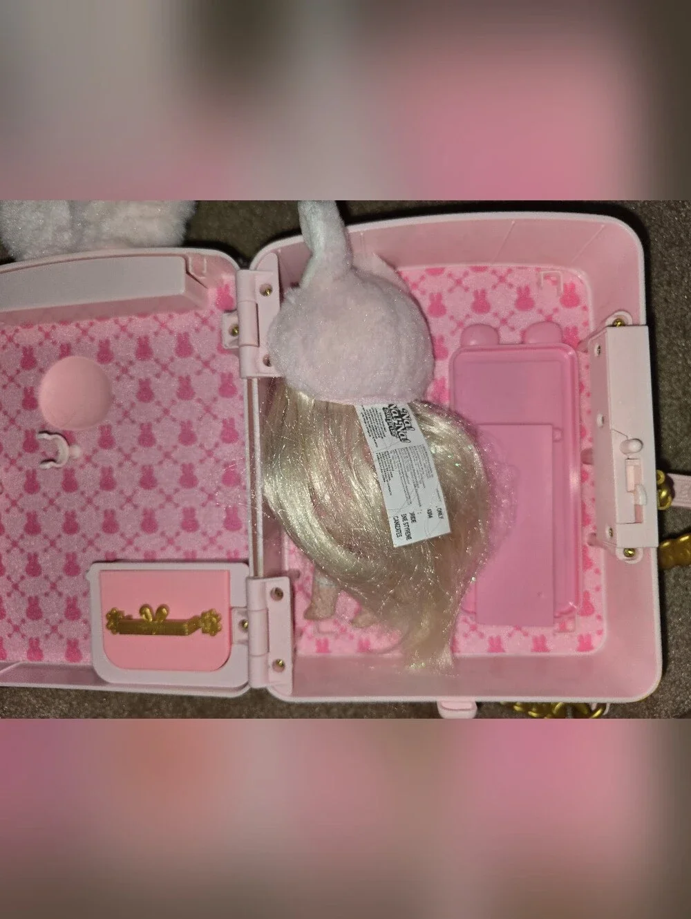 Na! Na! Na! Surprise HardCase Backpack Aubrey Heart Pink Bunny Doll, Accessories